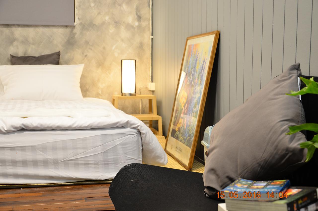Goodfellas Thong Lo Hostel #Check In Time Needed# Bangkok Esterno foto