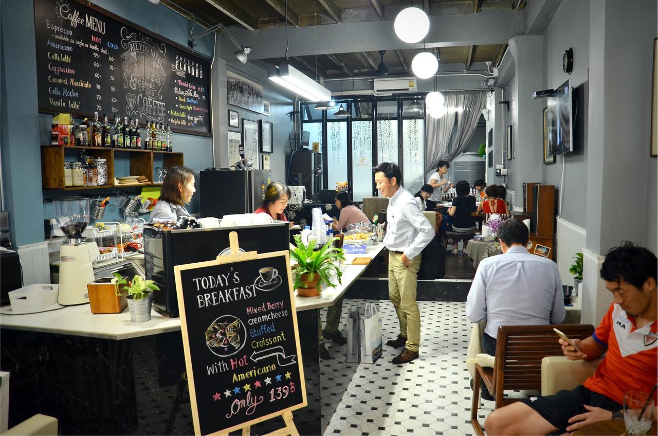 Goodfellas Thong Lo Hostel #Check In Time Needed# Bangkok Esterno foto